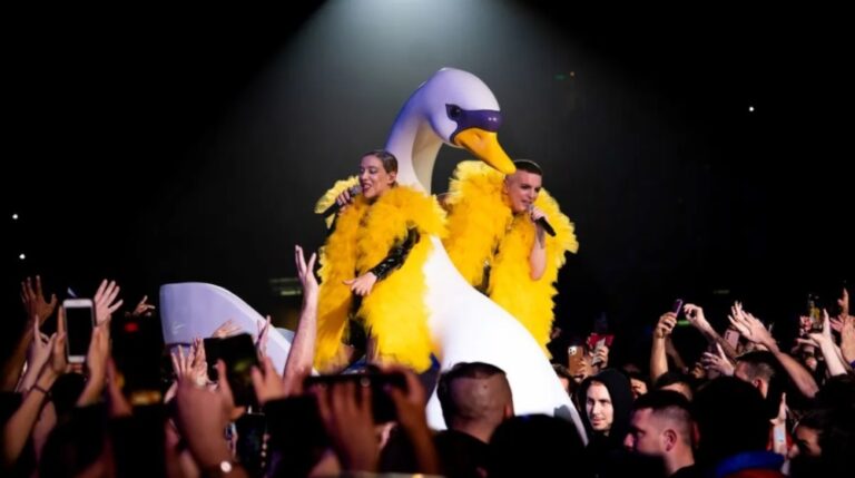 El icónico dúo pop Miranda vuelve a la tierra colorada